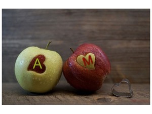 Name on red and green apples
